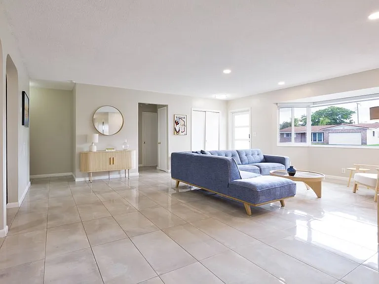 609 S Crescent Dr — Photo 8