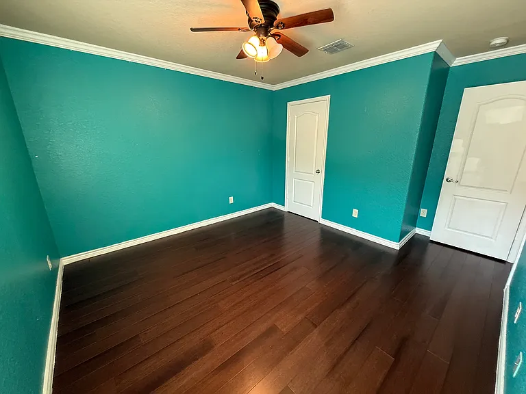 Second view from other side of the 4th bedroom, this room is the second largest bedroom in the house