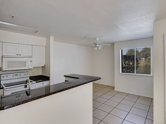 3rd image of 2865 Winkler Ave APT 401
