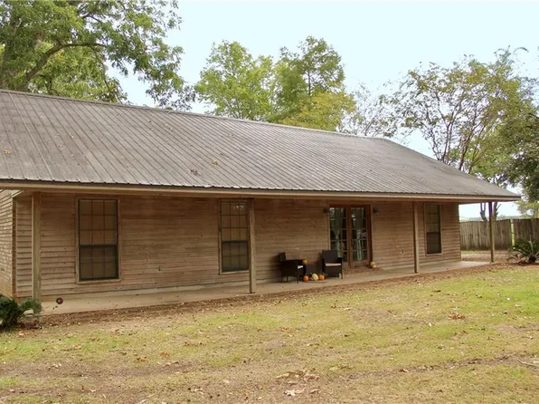 207 Pumpkin Ln, Marksville, LA 71351