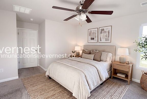 3rd image of 215 Tiffany Ln