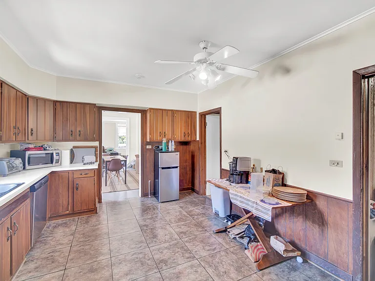 919 Foster St — Photo 14