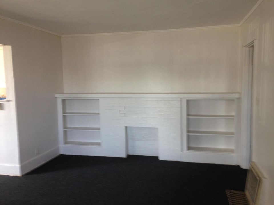 2nd image of 1075 Orizaba Ave
