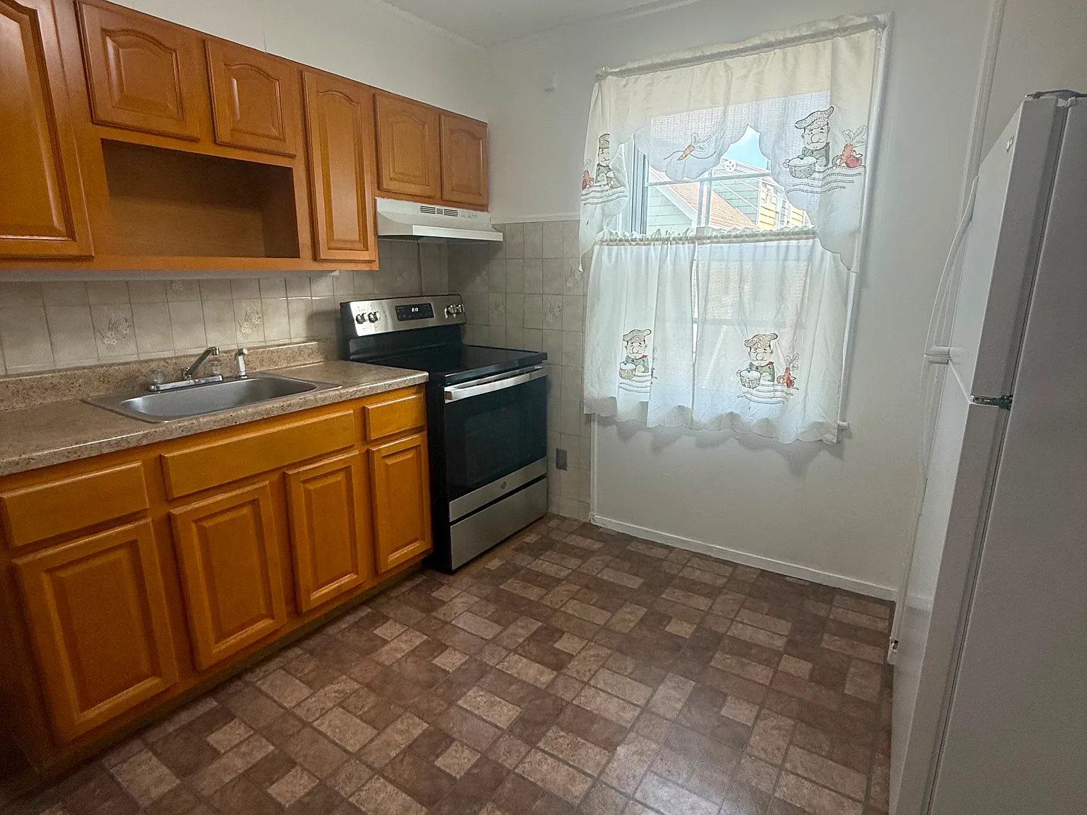 1 bed, $2,100 — Photo 3