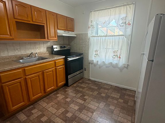 3rd image of 10935 96th St #2F