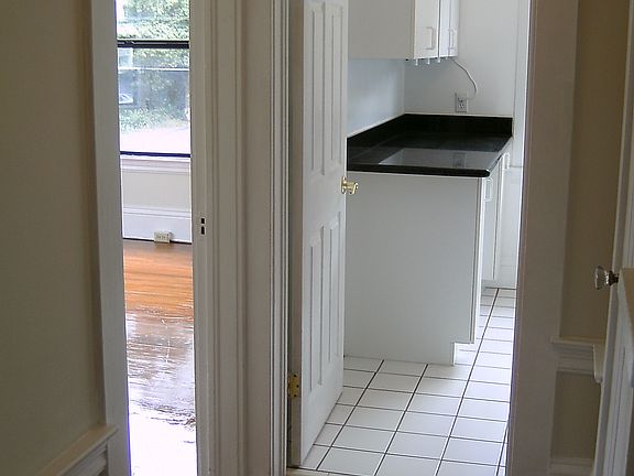 3rd image of 3400 Fulton St APT 2