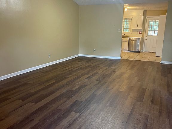 4th image of 344 Lexington Dr