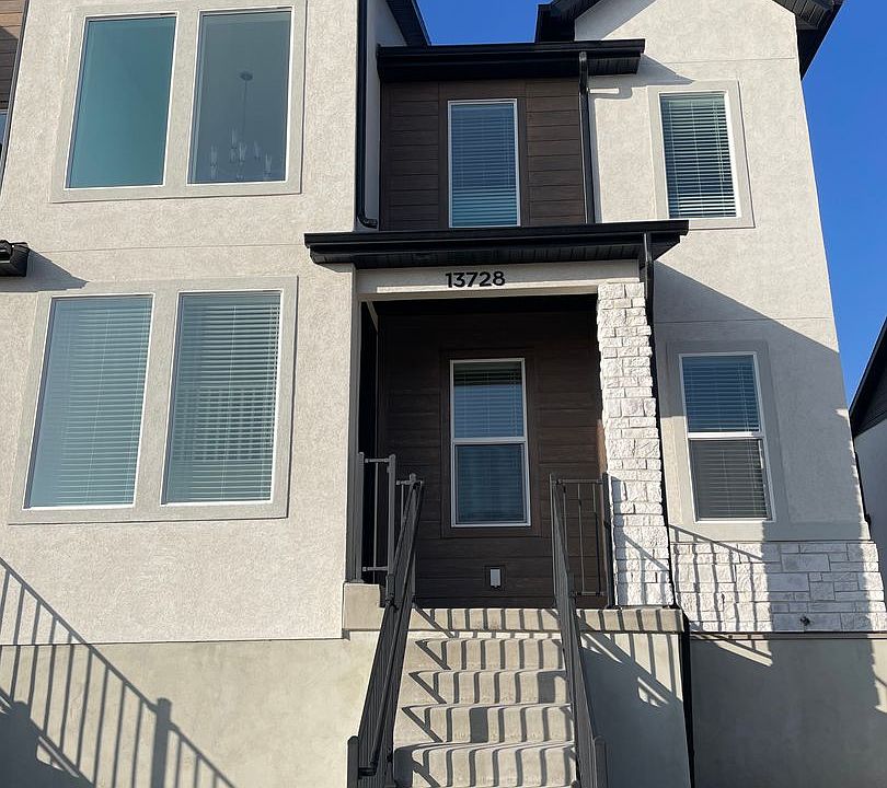1st image of 13728 S Devers Dr