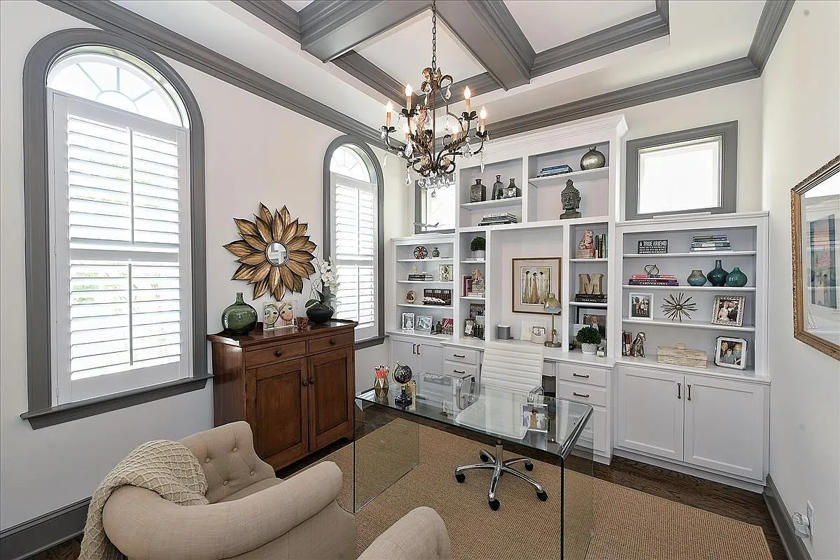 4 bed, 4.5 bath, 3425 sqft, $5,700 — Photo 4
