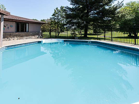 3rd image of 185 Sky Park Dr NE