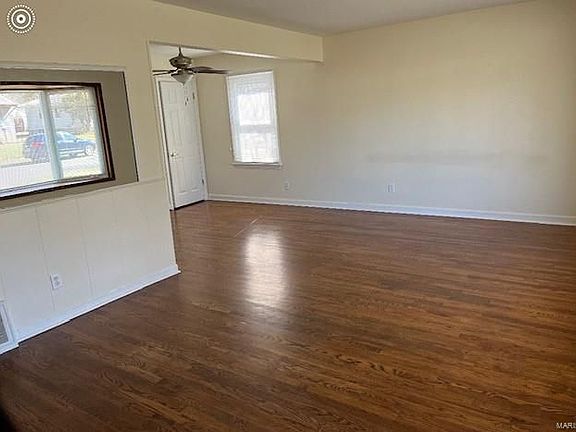 3rd image of 310 De Smet Dr
