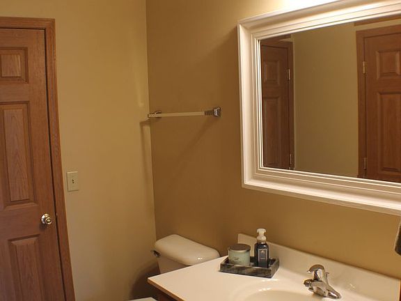 5th image of 1530 Williamsburg Pl APT A