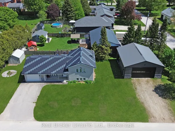 11 James St W, Clifford, ON N0G 1M0
