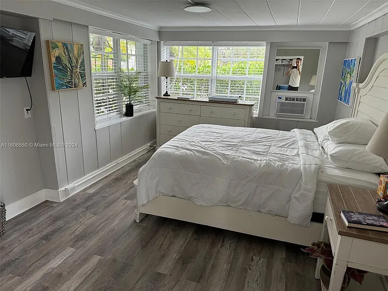 57 NE 24th St #61-B — Photo 2