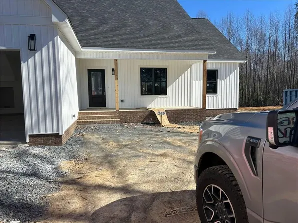 225 Cagle Rd, Seagrove, NC 27341