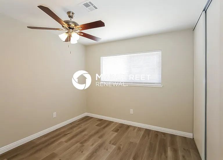 2308 Revere St — Photo 10