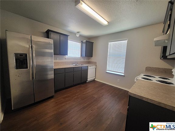 4th image of 4824 Stonehaven Dr