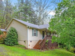 27 Green Ridge Falls Rd, Barnardsville, NC 28709