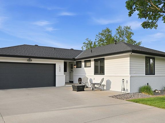 3rd image of 1540 Oak Dr