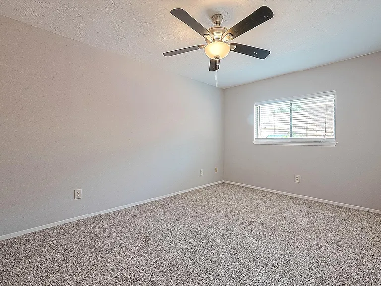 19510 Westhaven Dr — Photo 32