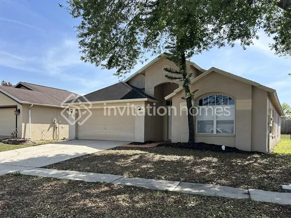 407 Sand Ridge Dr, Valrico, FL 33594