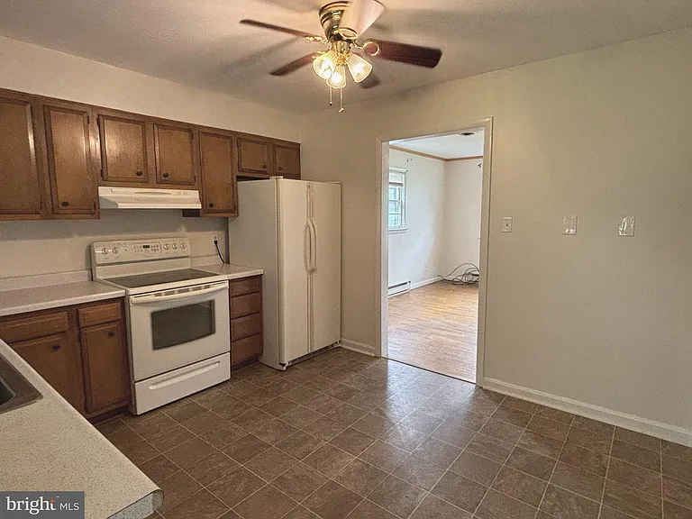602 N Marshall St — Photo 7