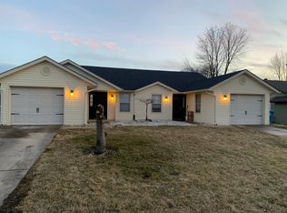 512 Briarwood Dr #A, Troy, IL 62294