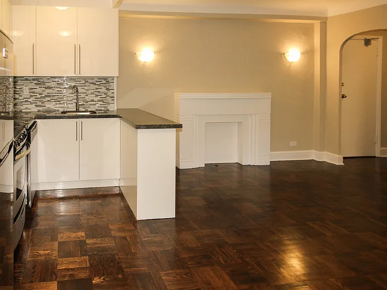 3110 Yonge St — Photo 1