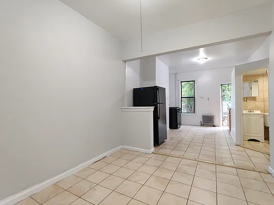 Rented by Signature Property Realty | media 3