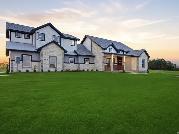 207 Hidden Ranch, Floresville, TX 78114