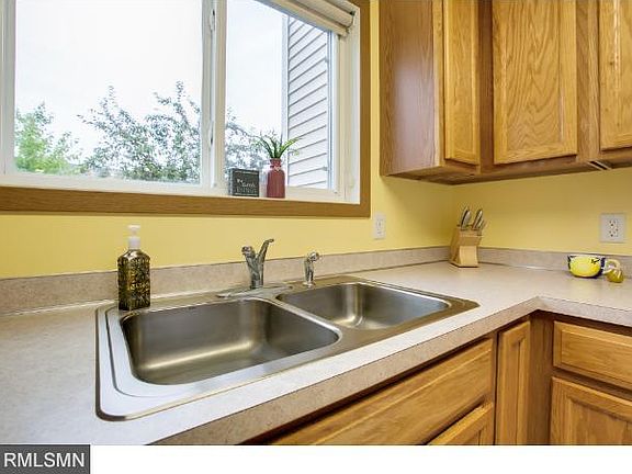 5th image of 2960 Village Ct