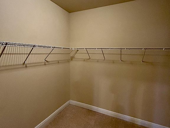 4th image of 80 S Knightsbridge Ct