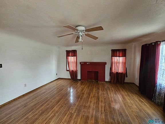 2nd image of 1913 Axtell St