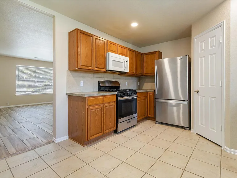 401 Spruce Dr — Photo 13