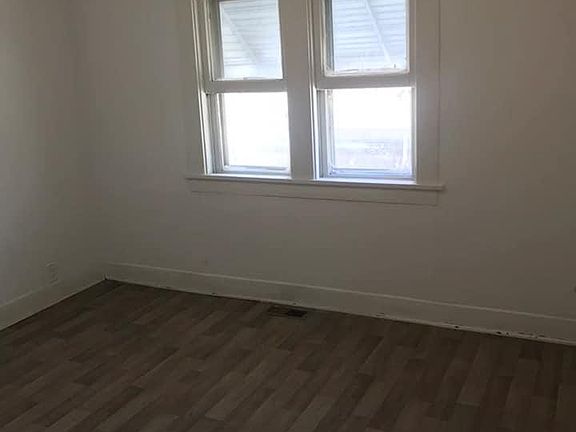 4th image of 458 N Ogden St