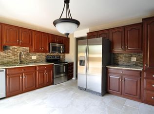 64 Wedge Ln, Reading, PA 19607