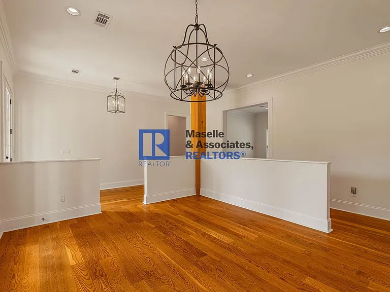 412 Dover Ln — Photo 12