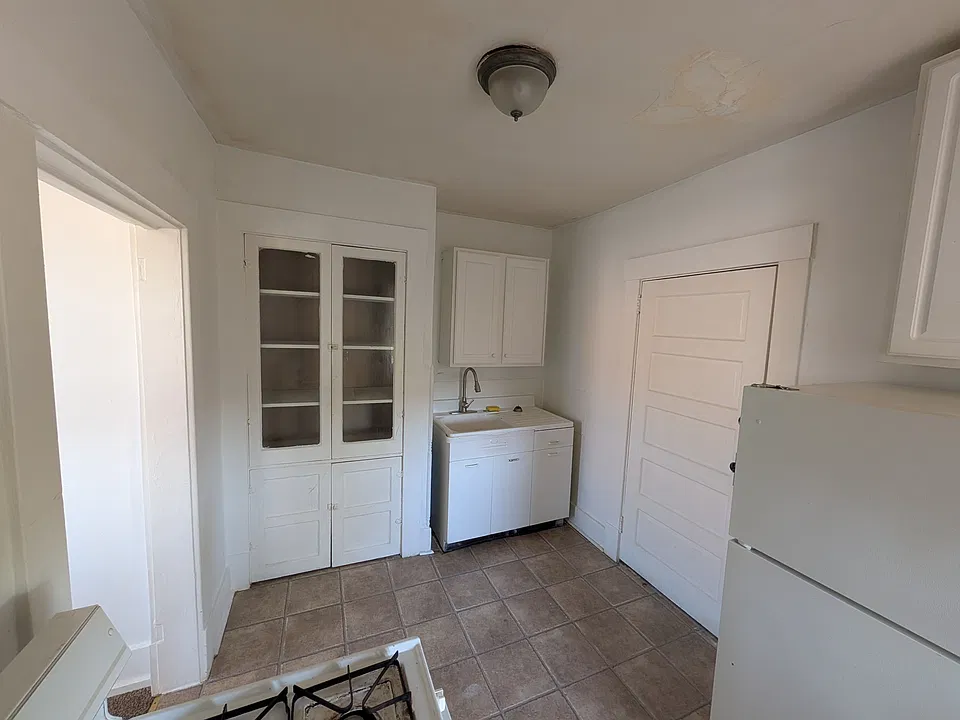 555 Duss Ave #3