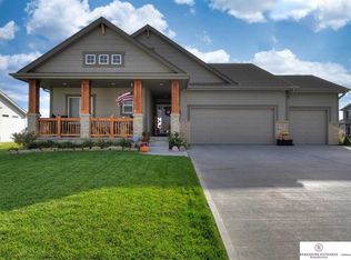 10568 S 110th Ave, Papillion, NE 68046