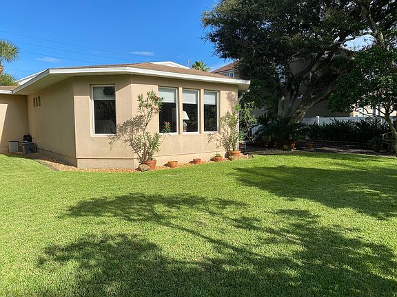 2nd image of 1582 Ocean Blvd