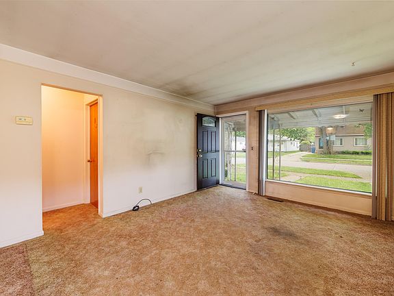 2nd image of 4467 Ziegler St