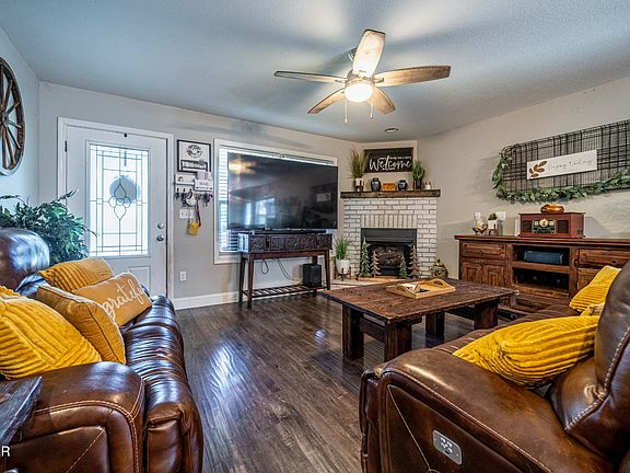 3rd image of 832 Catherine Crisp Way