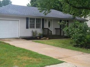212 SE Brentwood Dr, Lees Summit, MO 64063