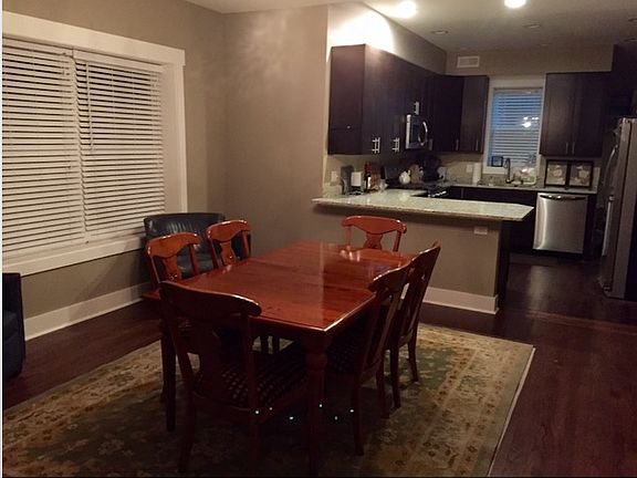 3rd image of 1731 W Catalpa Ave #3