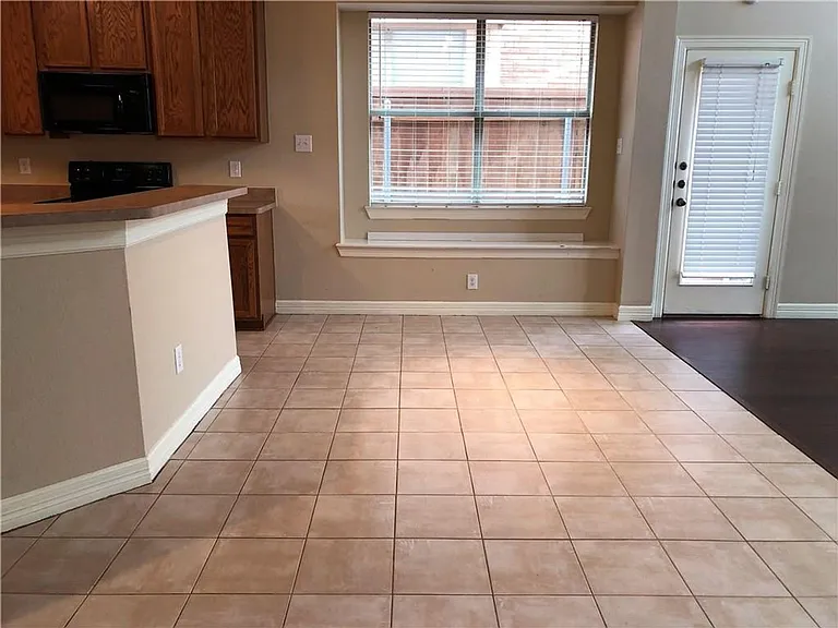 4621 Brighton Dr — Photo 5