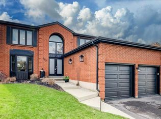 107 Old Park Ln, Kitchener, ON N2N 2K1