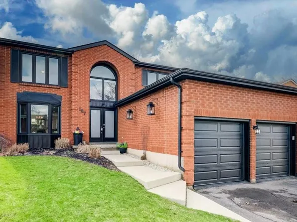 107 Old Park Ln, Kitchener, ON N2N 2K1