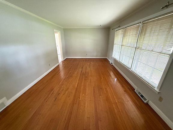 3rd image of 2703 Lakeridge Cir NW #109