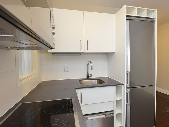 2nd image of 54 Maitland St #1542737