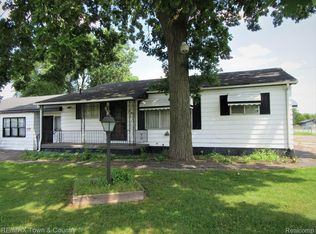 2190 Lavelle Rd, Flint, MI 48504